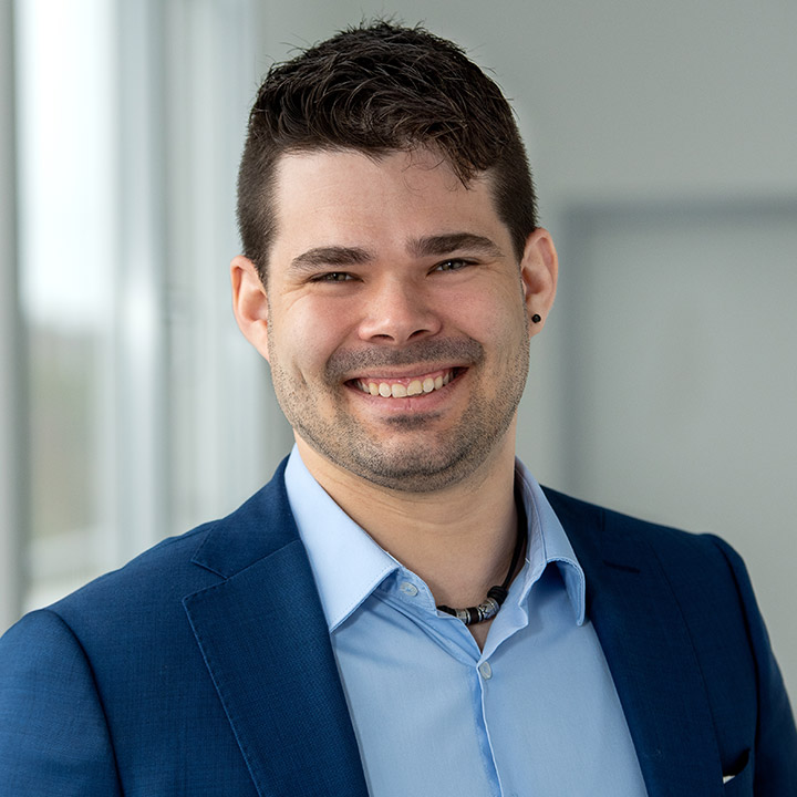 consulting-team-daniel.jpg